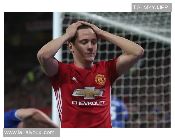 埃里克:估计我的鼻子断了;裁判本可以让我们发完最后的角球 埃里克:估计我的鼻子断了;裁判本可以让我们发完最后的角球