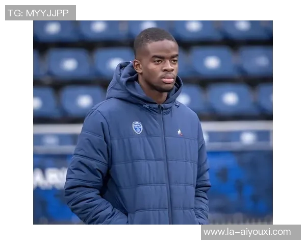 队报:皇马16岁中卫勒迈特入选法国U17集训名单 队报:皇马16岁中卫勒迈特入选法国U17集训名单